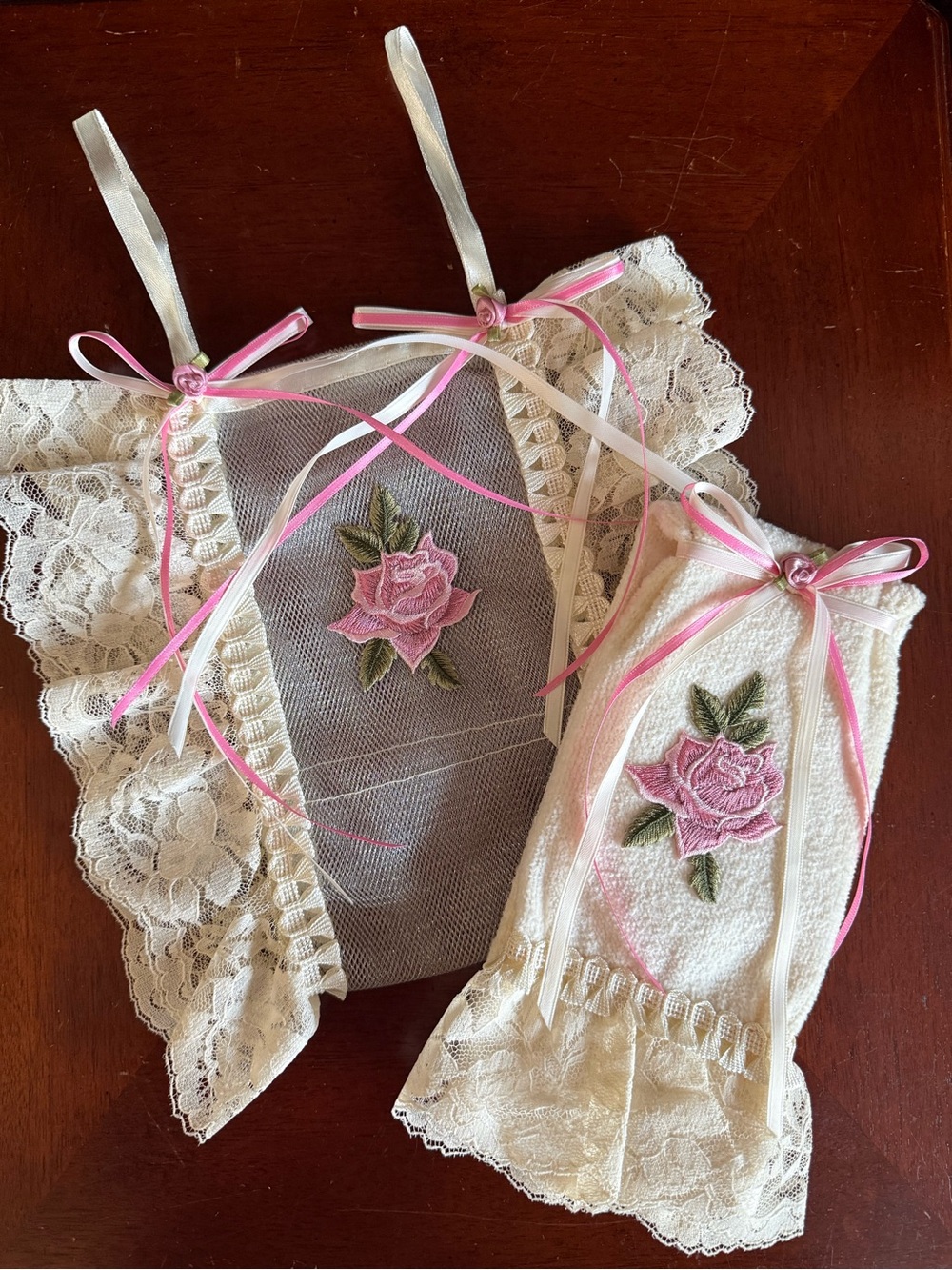 🩷 Hand Crafted Cream Lace Sachet & Hand Towel Set 🩷